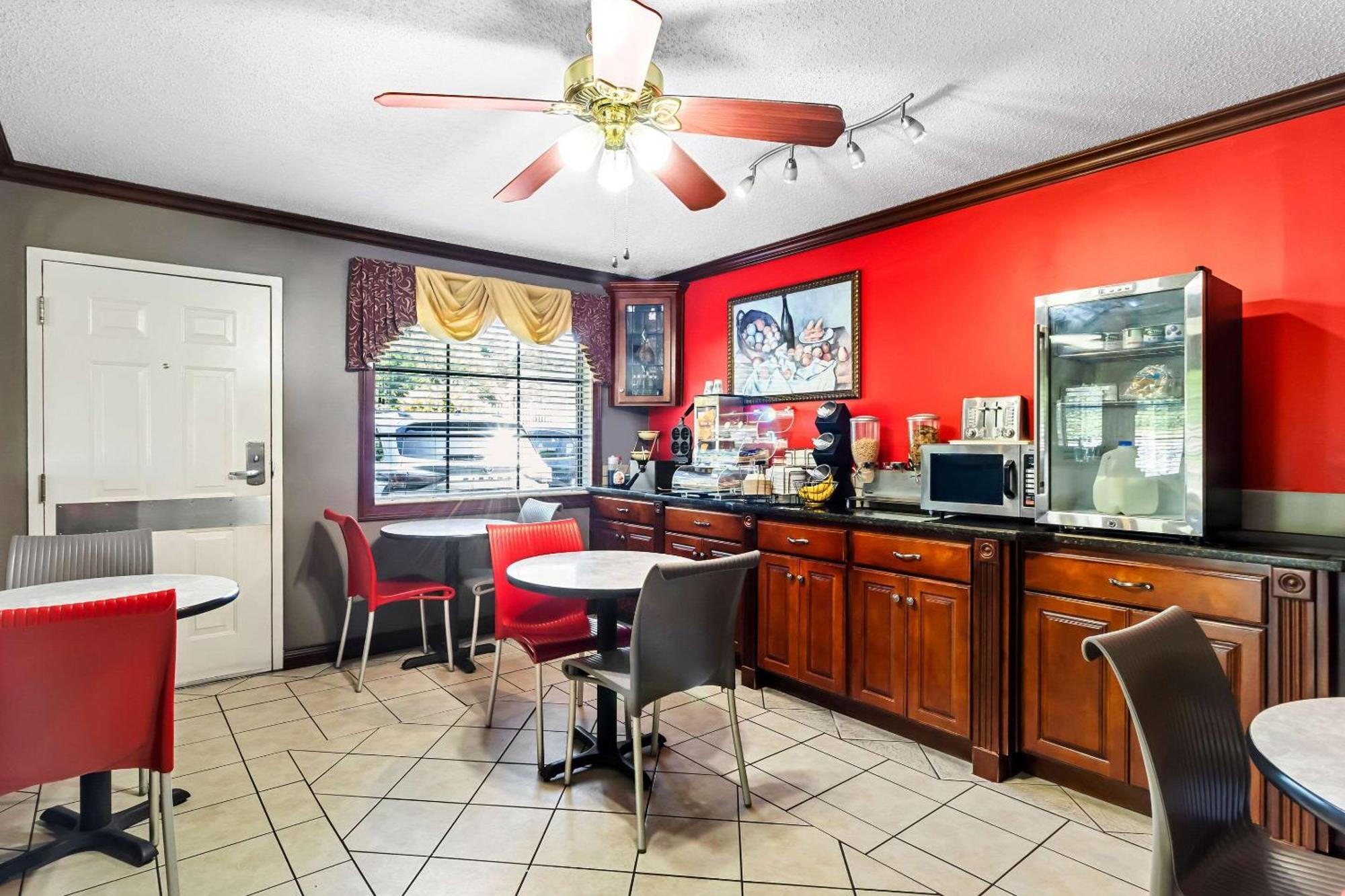 Econo Lodge Russellville Екстериор снимка