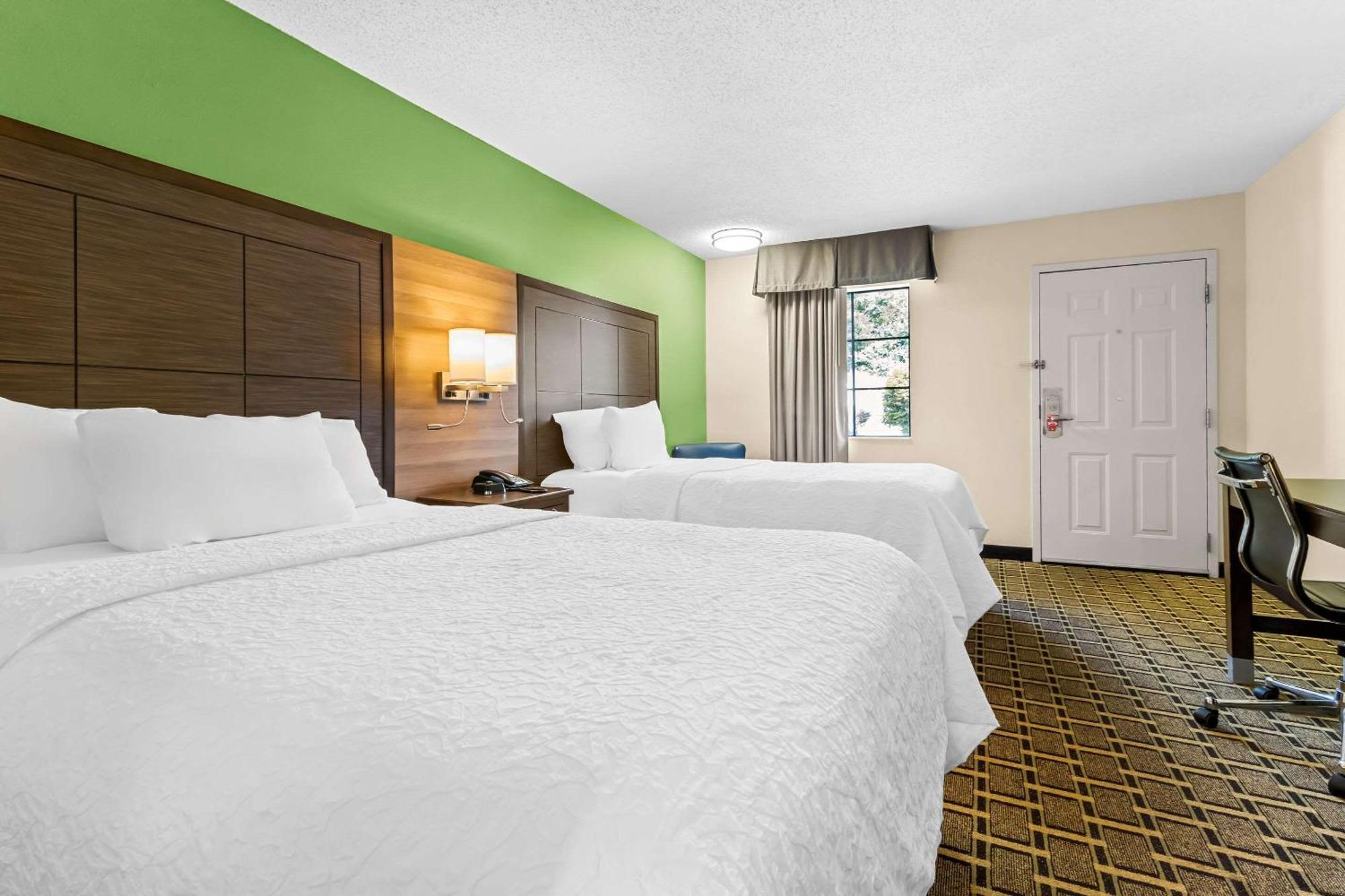 Econo Lodge Russellville Екстериор снимка