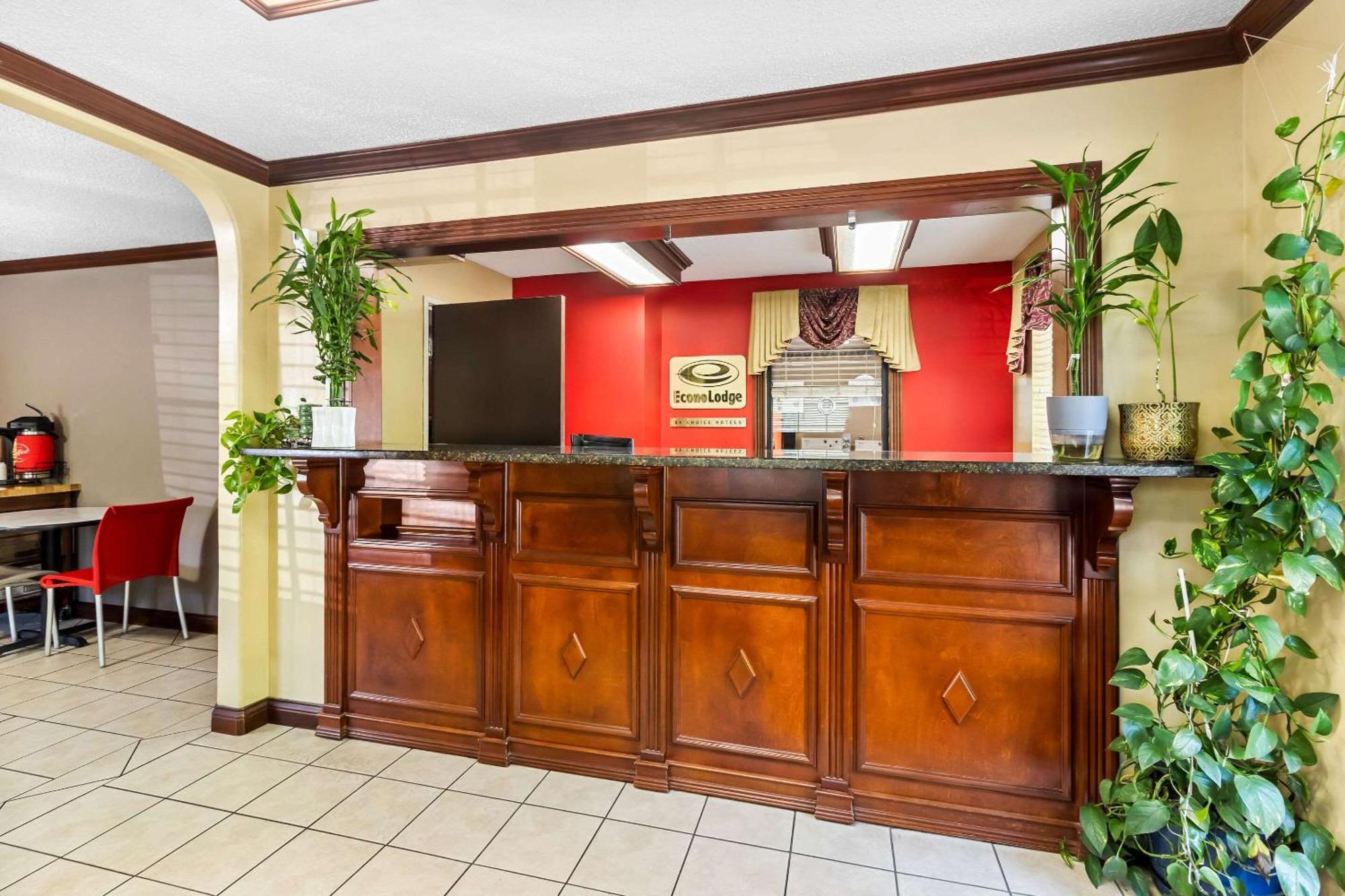 Econo Lodge Russellville Екстериор снимка