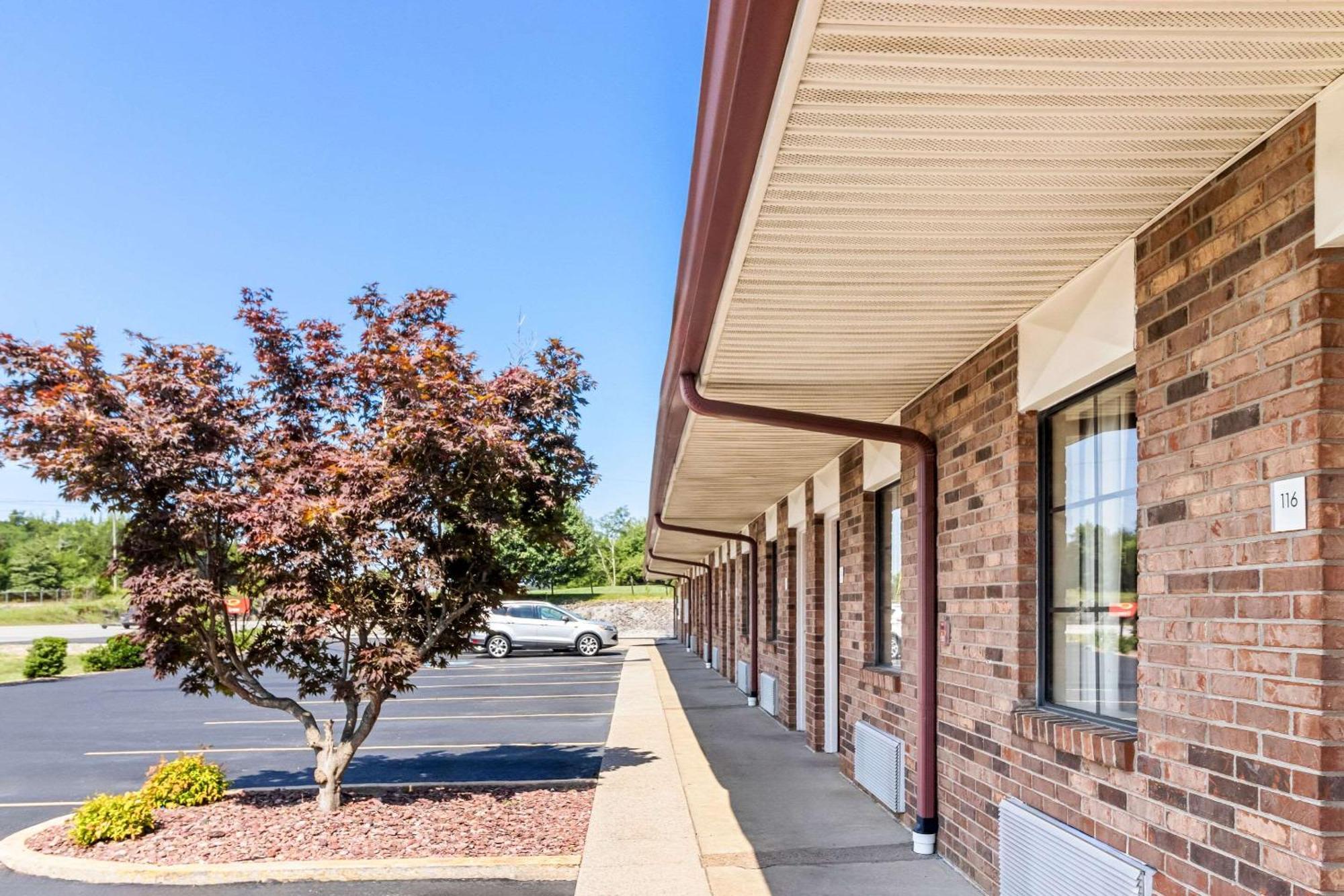 Econo Lodge Russellville Екстериор снимка