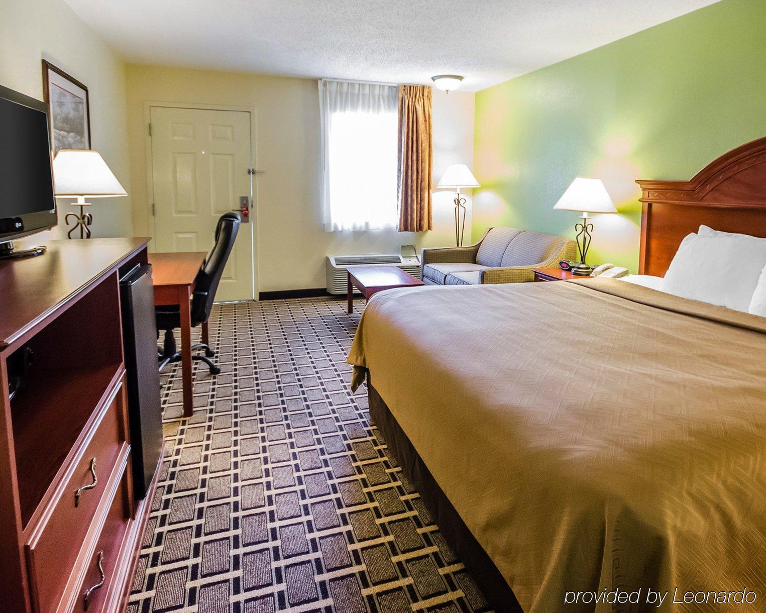 Econo Lodge Russellville Екстериор снимка