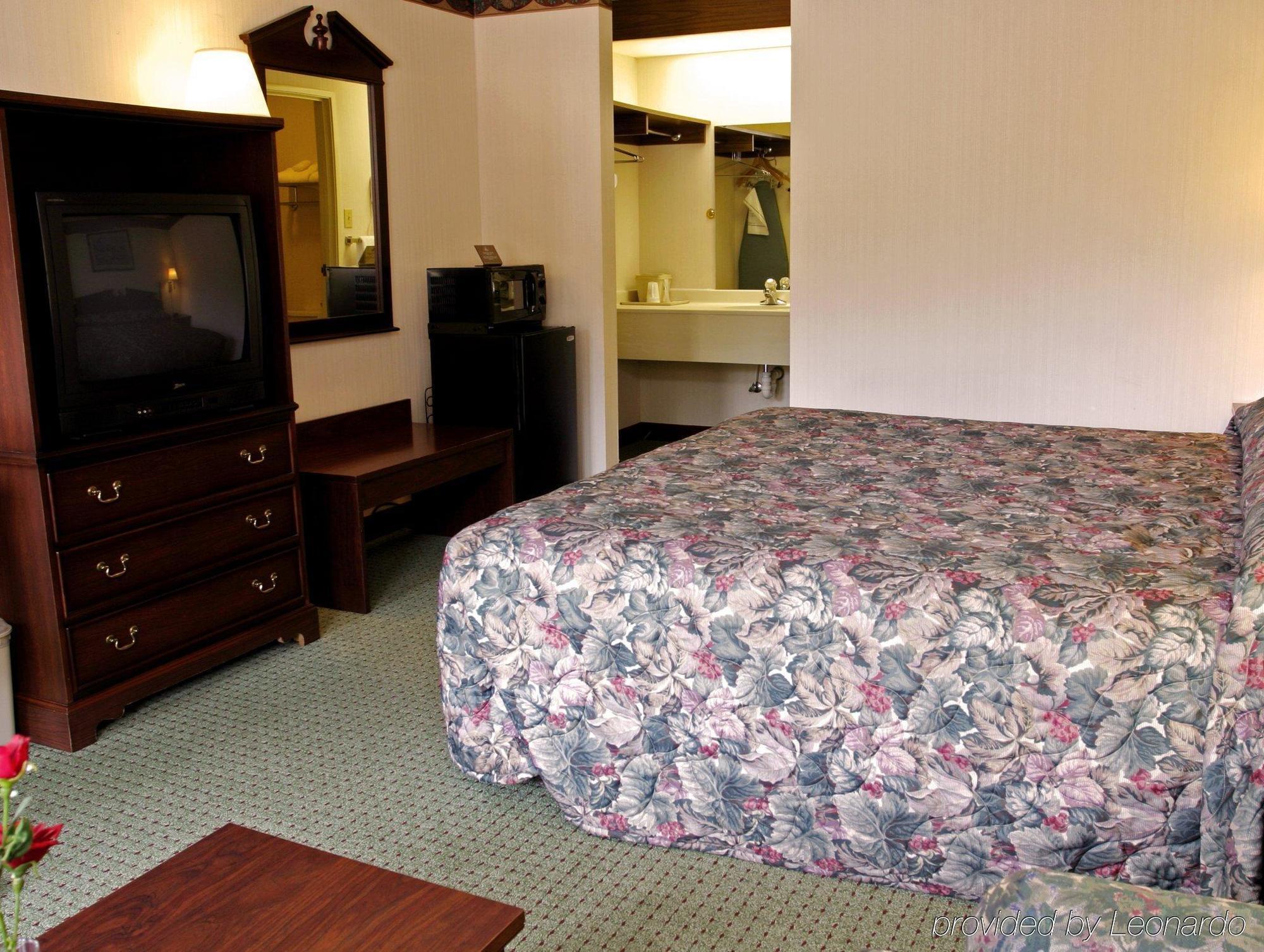 Econo Lodge Russellville Екстериор снимка