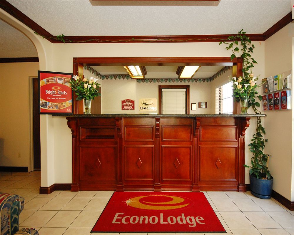 Econo Lodge Russellville Екстериор снимка