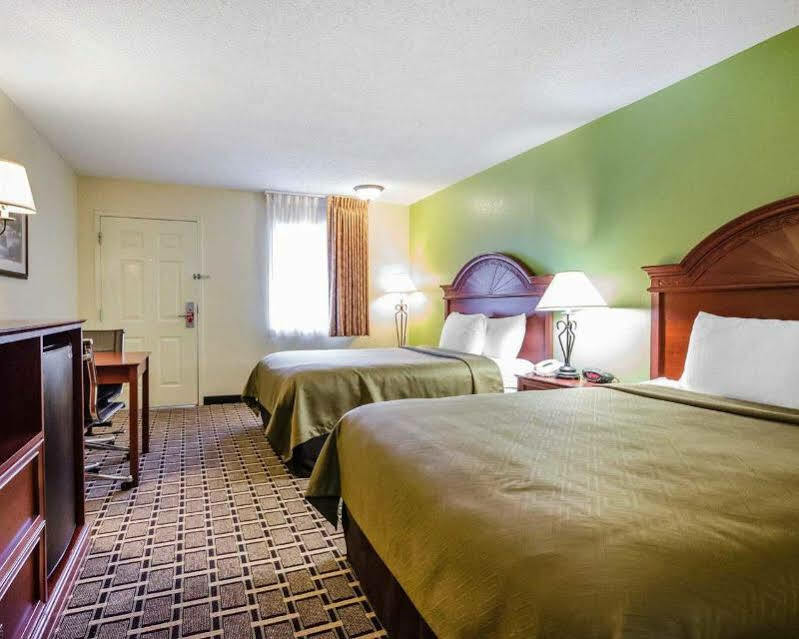 Econo Lodge Russellville Екстериор снимка