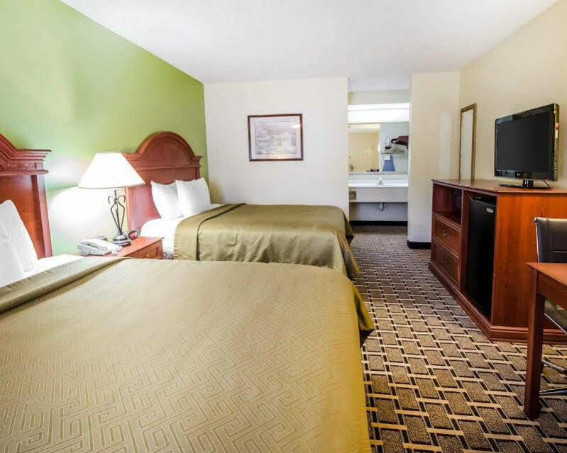 Econo Lodge Russellville Екстериор снимка